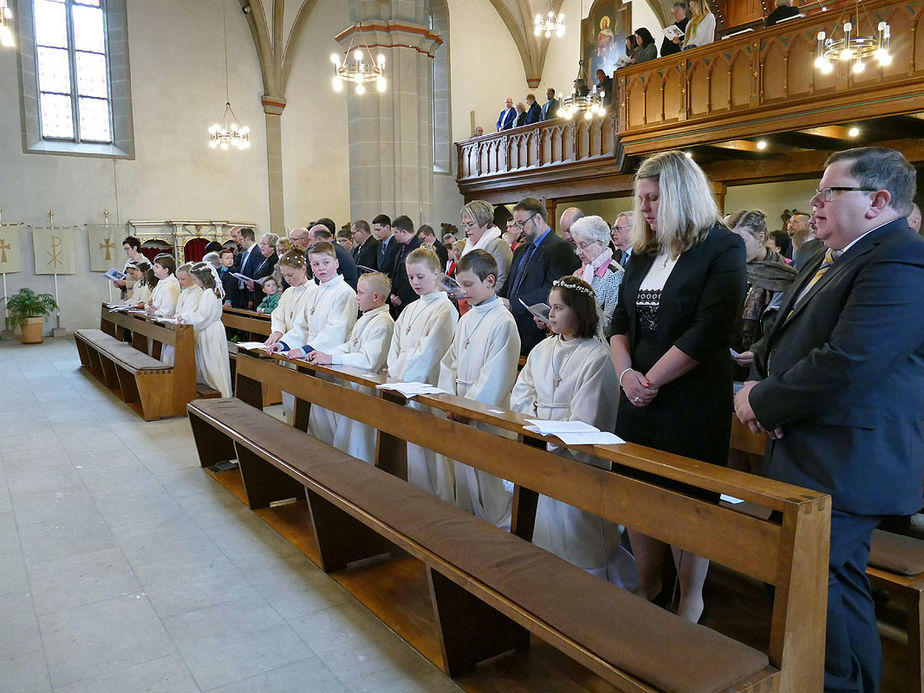 Feier der 1. Heiligen Kommunion in Sankt Crescentius (Foto: Karl-Franz Thiede)